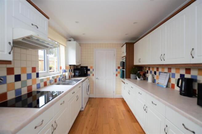 157 Nelson Road kit 2 Oct.JPG