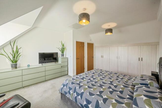 4 bed Detached for sale Image 8