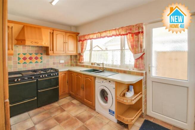 KITCHEN: