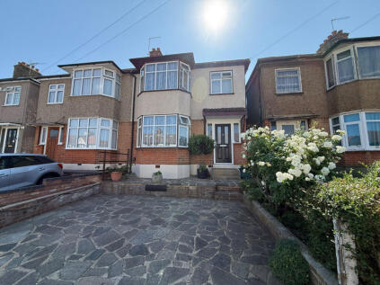 Dorset Avenue, Romford, RM1
