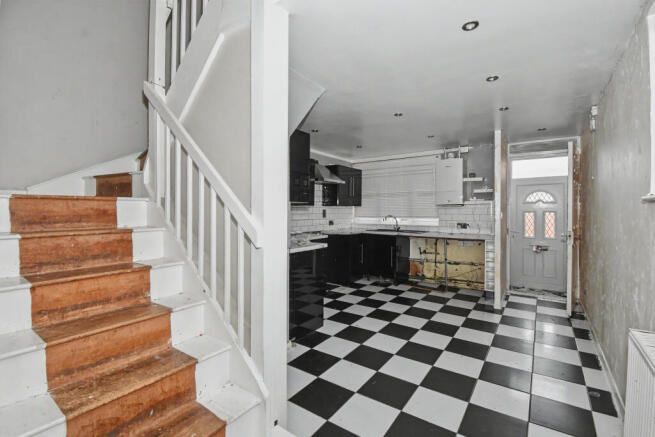 21 Heriot Road, Chertsey, KT16 9BU