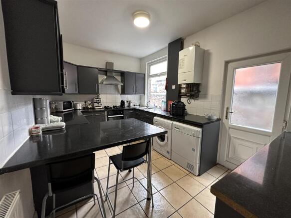 3ar.kitchen.JPG