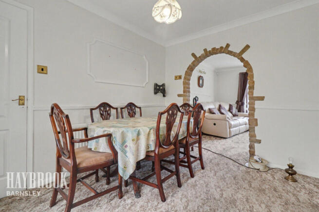 4 bed Detached Bungalow for sale Image 8