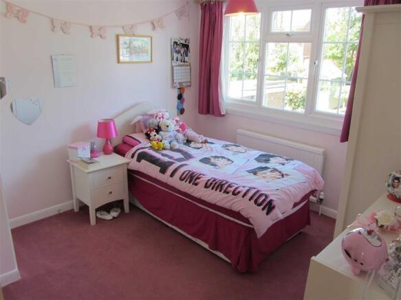 BEDROOM 2