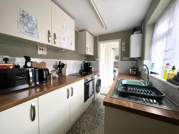 IMG-20250508-WA00...