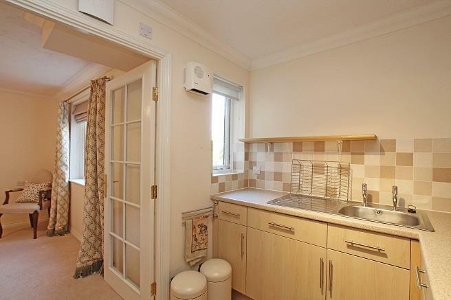 SMALL - 32SRL - Kitchen 2.jpg