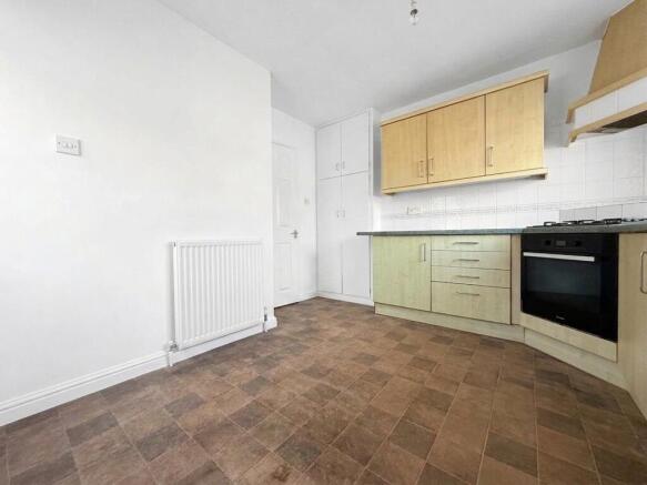2 bed Semi-Detached Bungalow for sale Image 6