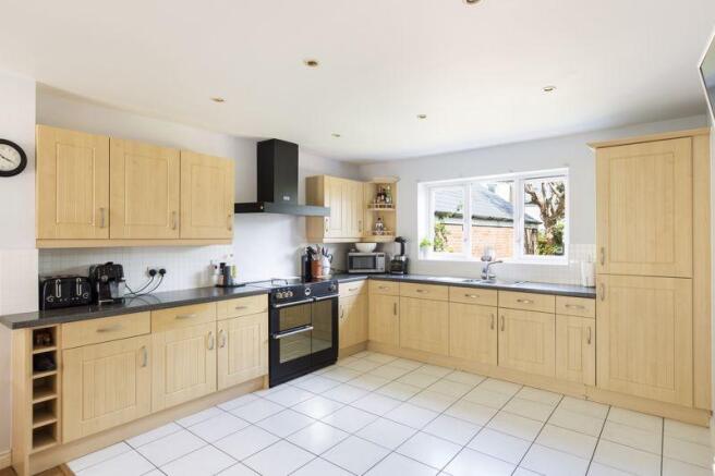 Kitchen / Dini...
