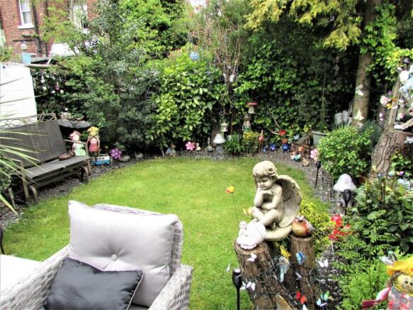 RupertSt14gdn2.JPG