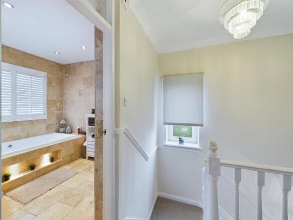 3 bed Semi-Detached for sale Image 12