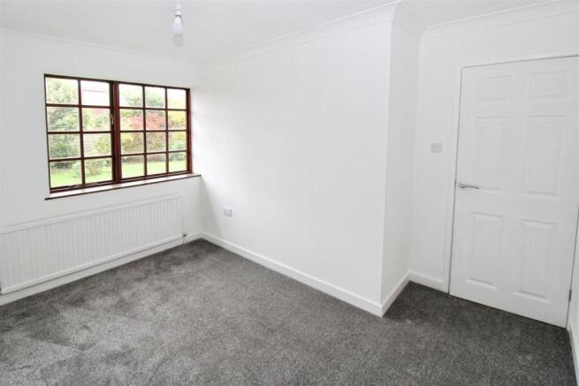3 bed Detached Bungalow for sale Image 11