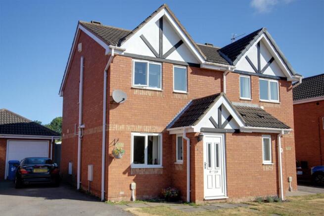 2 bed Semi-Detached for sale in beverley