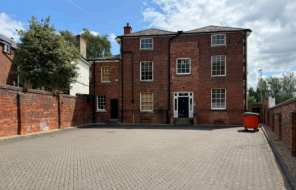 9, Cheyne Walk, Northampton NN1 5PT
