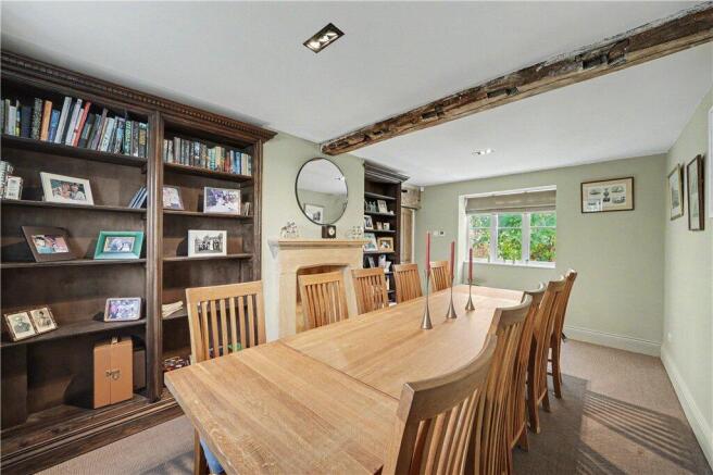 5 bed Semi-Detached for sale Image 8