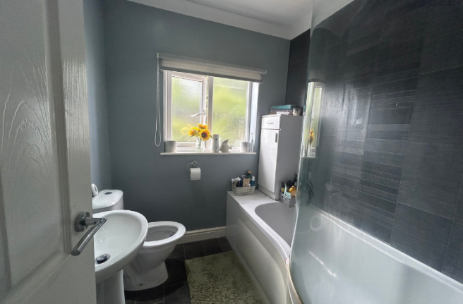 3 bed Semi-Detached for sale Image 9