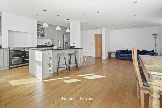 Kitchen / Dining