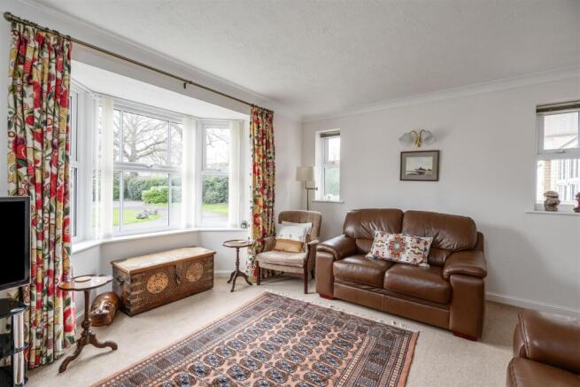 4 Barwell Close_9.jpg