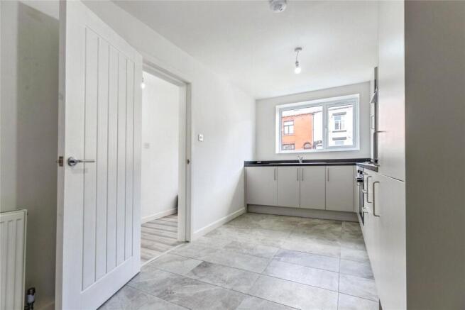 4 bed Semi-Detached for sale Image 5