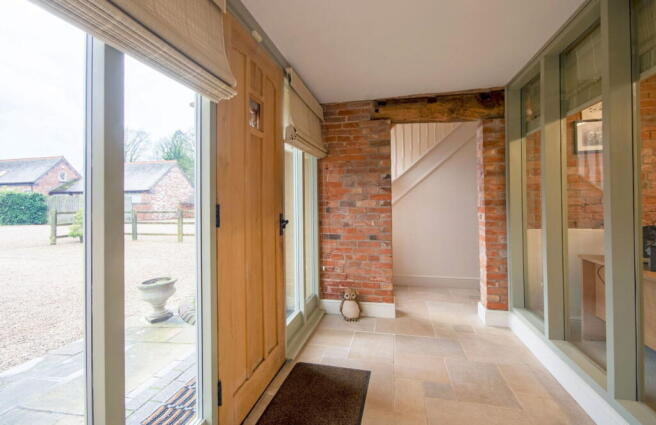 Court Drive, Shenstone, Lichfield photo 4