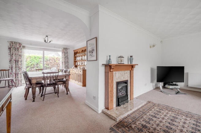 Lounge/Dining Room