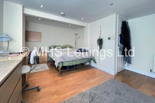 3 bed Terraced to rent Image 6