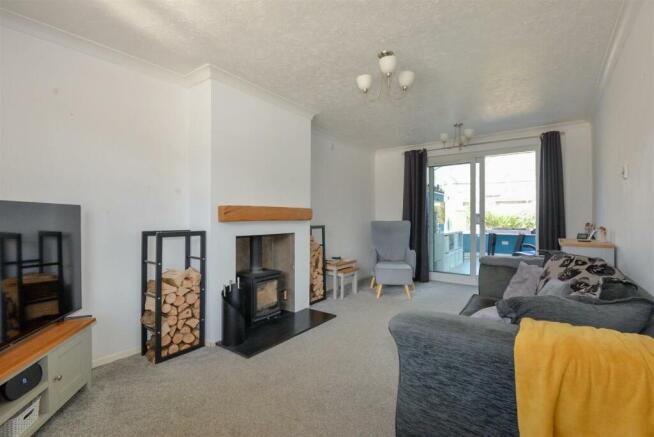Living Room 2.jpg