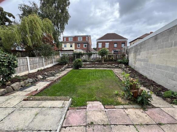 3 bed Semi-Detached to rent Image 6