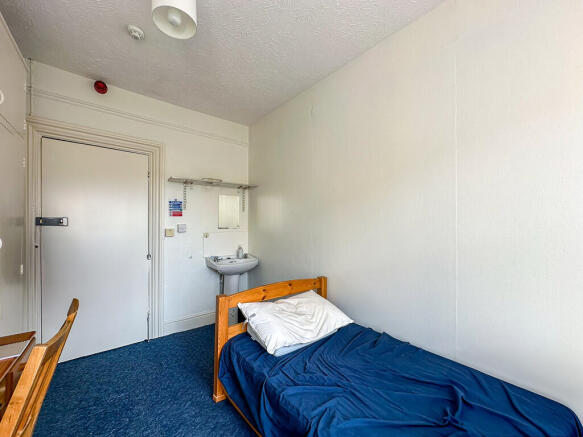Room 5 (3)