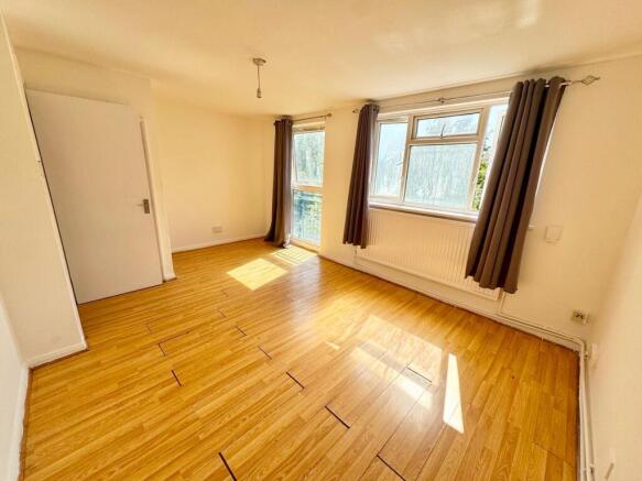3-bedroom Maisonette near Wood Green