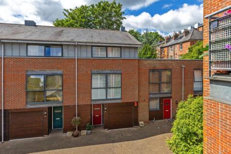 Staple Gardens, Winchester, SO23
