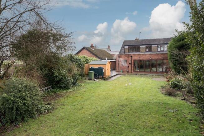 11 Knutsford Road externals-012.jpg