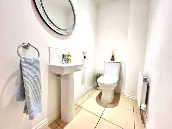 3 bed Semi-Detached to rent Image 12