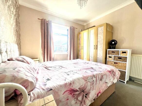 3 bed Semi-Detached Bungalow for sale Image 8