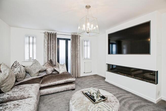 3 bed Town House for sale Image 8