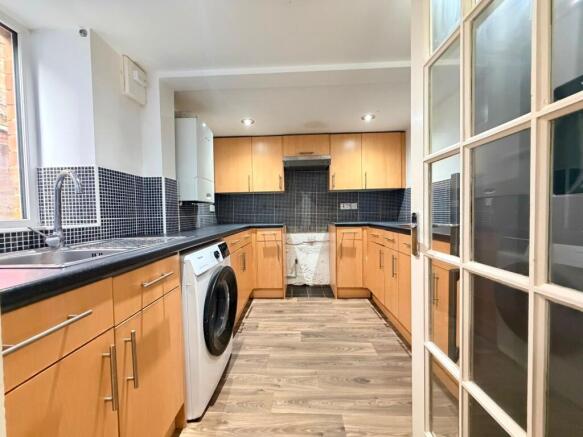 1 bed Flat for sale Image 4