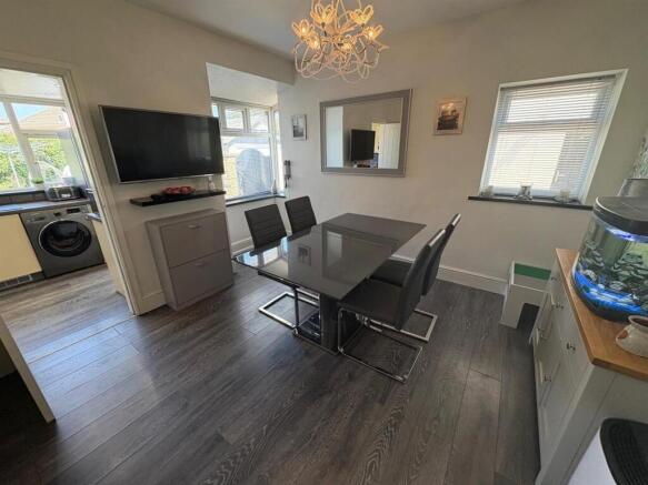 3 bed Semi-Detached Bungalow for sale Image 5
