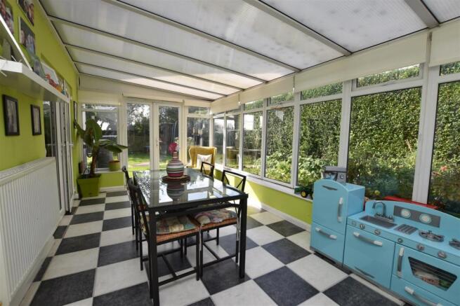 GARDEN CONSERVATORY