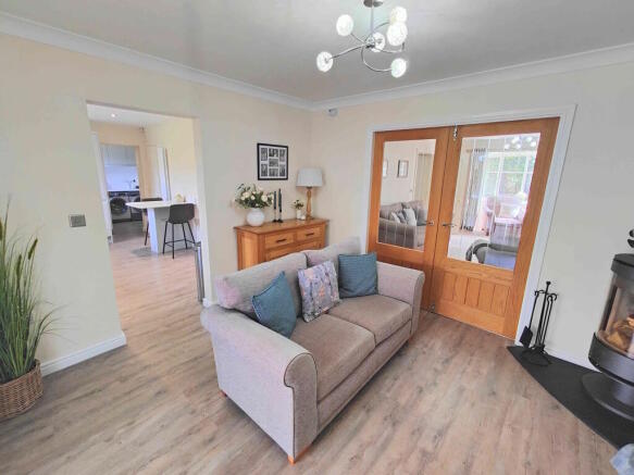 6 bed Detached for sale Image 9