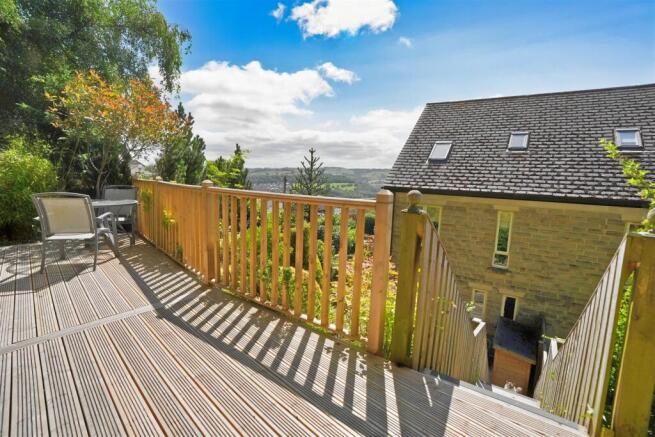 4 bed Semi-Detached for sale Image 4