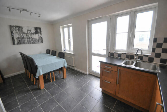 Truro Crescent, Rayleigh photo 4