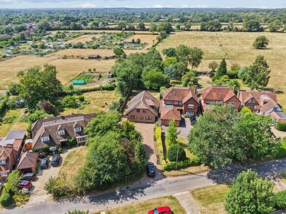 Bottrells Lane, Chalfont St Giles, HP8 photo 4