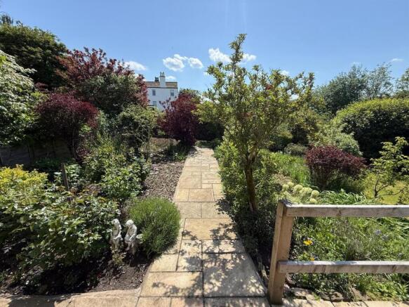 3 bed Semi-Detached for sale Image 7