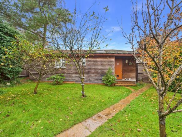 CAM02615G0-PR0135-STILL009