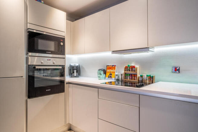 2 bed Apartment for sale Image 5