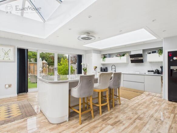 CAM05065G0-PR0013-STILL011