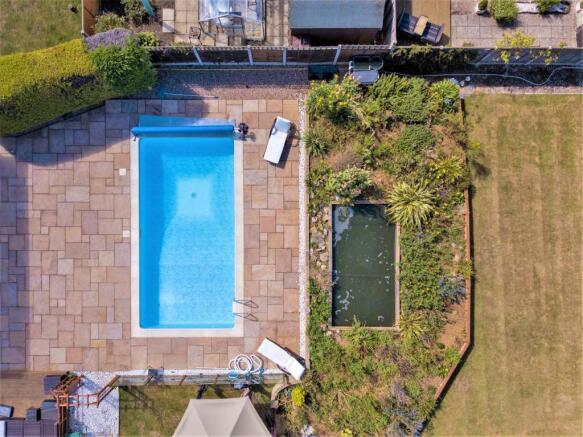 SWIMMING POOL & PATIO