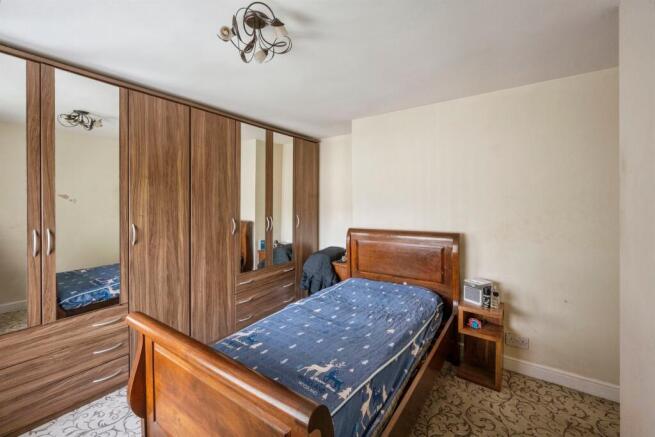 3 bed Town House for sale Image 6