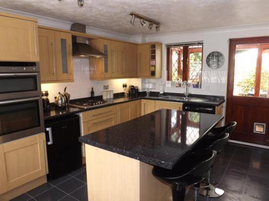 Kitchen/Breakfast Rm