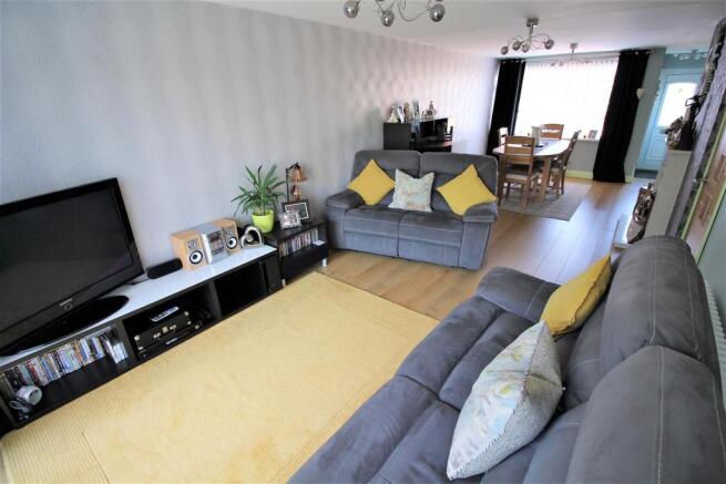 Open Plan Living Room with Lounge and Dining Room