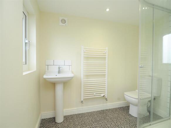 En-suite to Master Bedroom